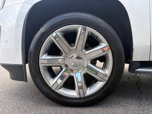 Used 2019 Cadillac Escalade Luxury AWD/4WD image 14
