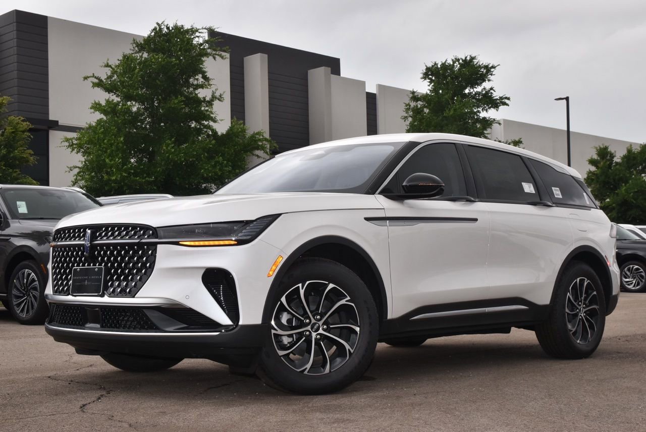 New 2026 Lincoln Nautilus Premier AWD/4WD image 8