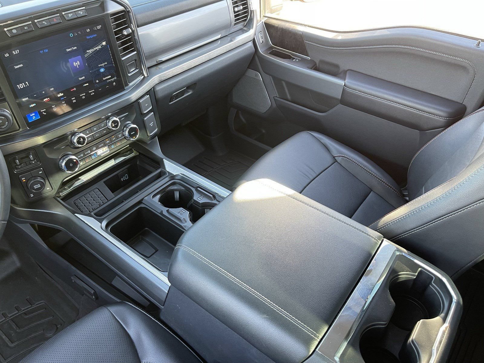 Used 2023 Ford F250 Lariat w/ Lariat Ultimate Package AWD/4WD image 18
