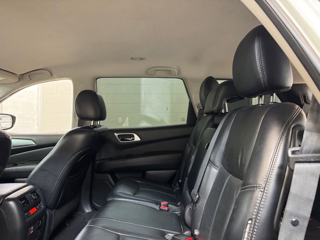 Used 2018 Nissan Pathfinder SL FWD image 16