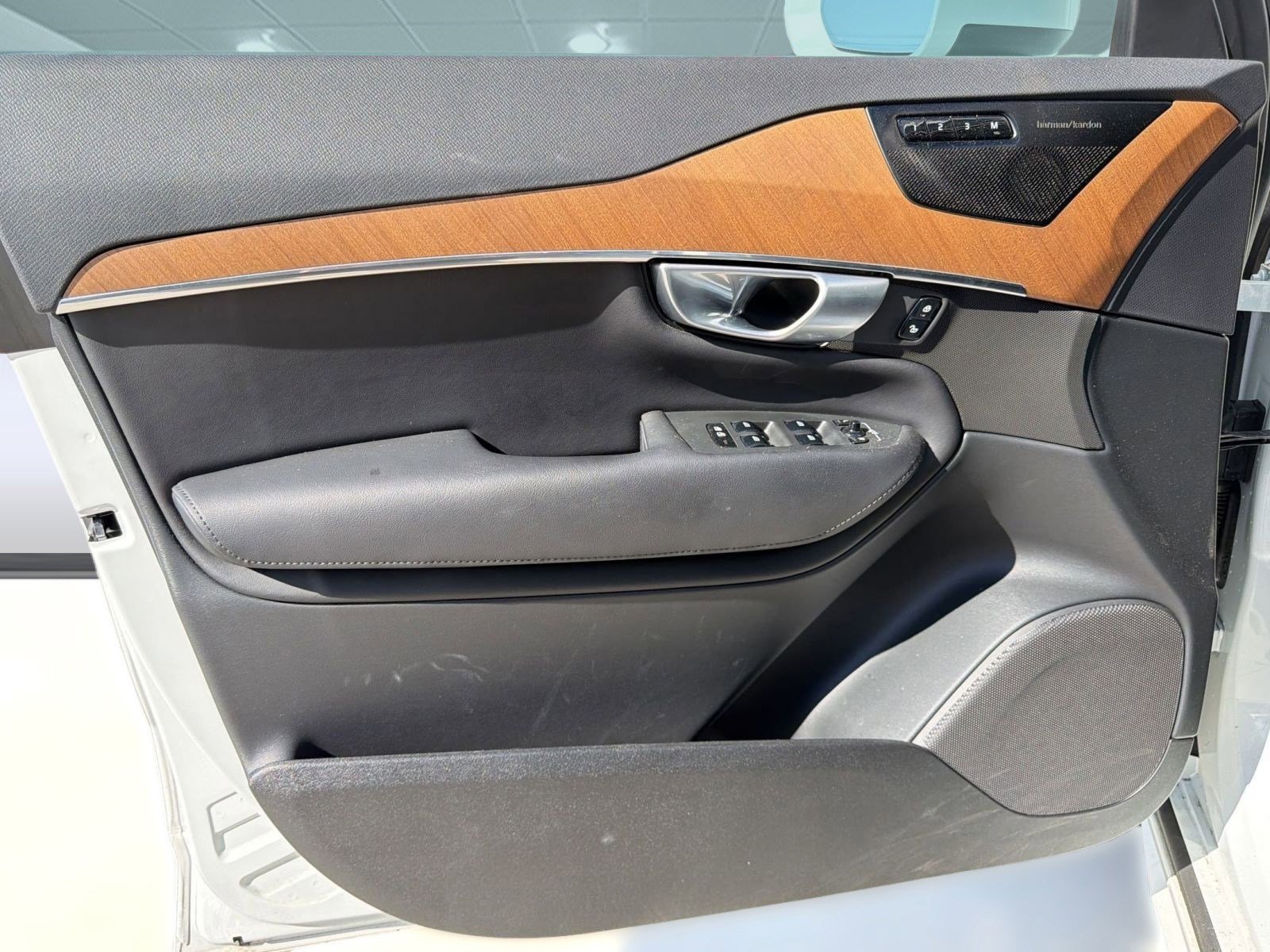 Used 2024 Volvo XC90 B6 Plus w/ Protection Package Premier AWD/4WD image 21