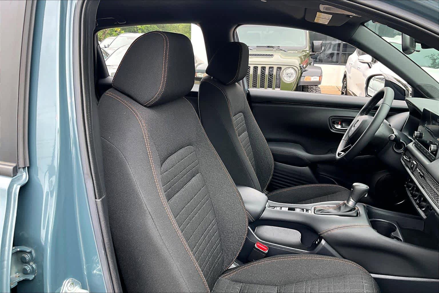Used 2025 Honda HR-V Sport image 9