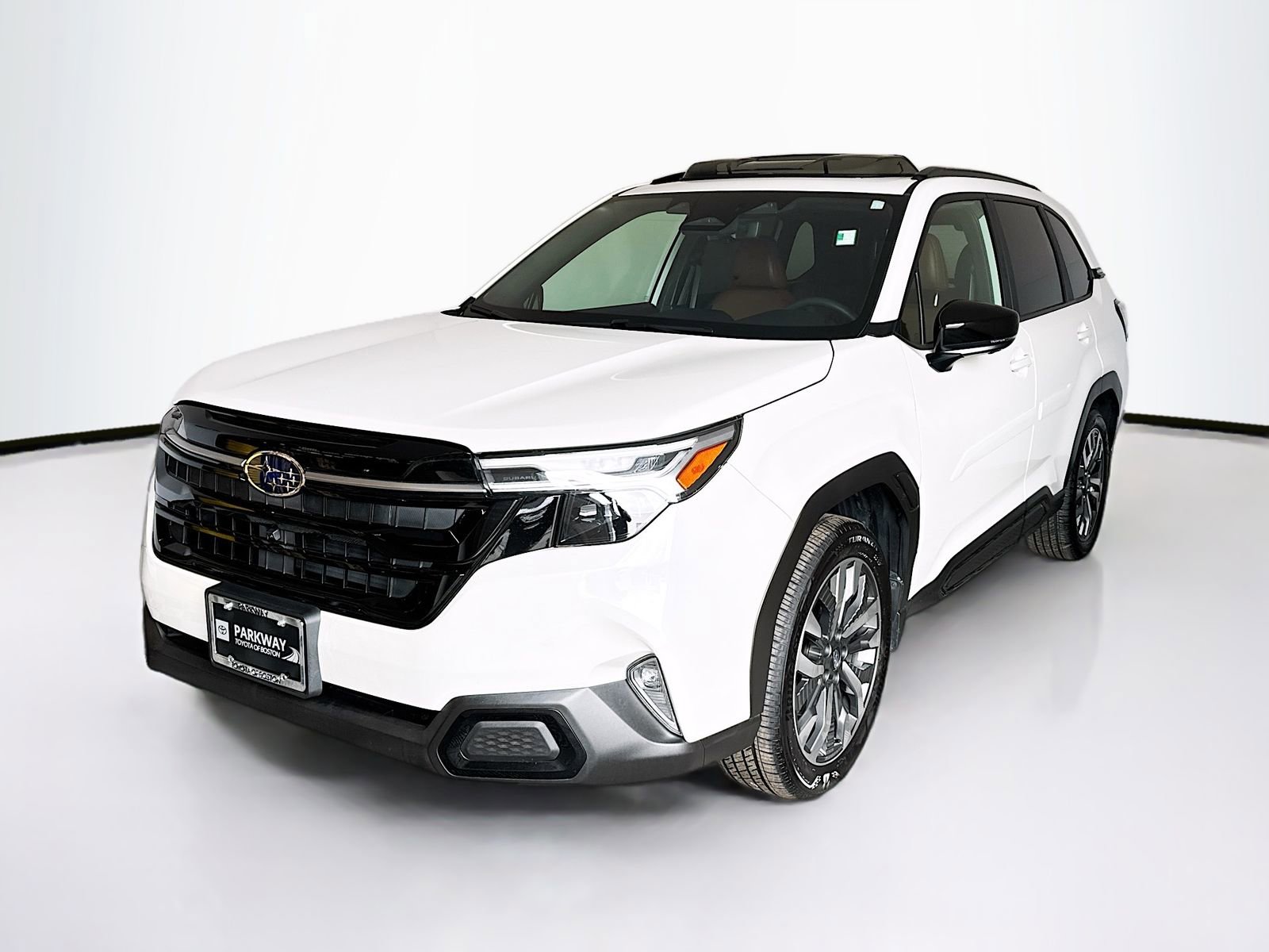 Used 2025 Subaru Forester Touring image 3