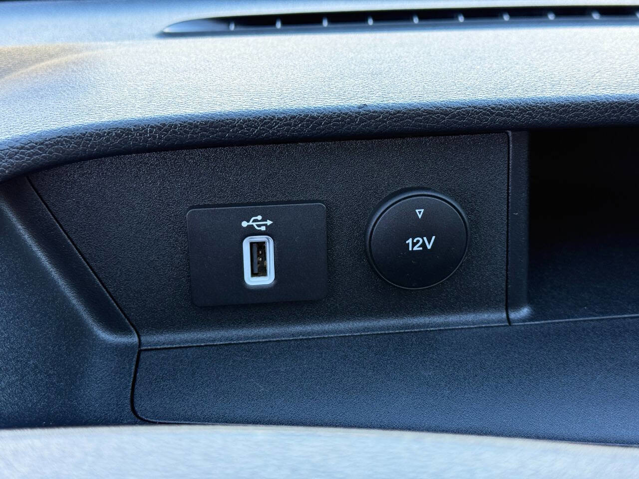 Used 2020 Ford Transit 250 148 High Roof AWD image 17