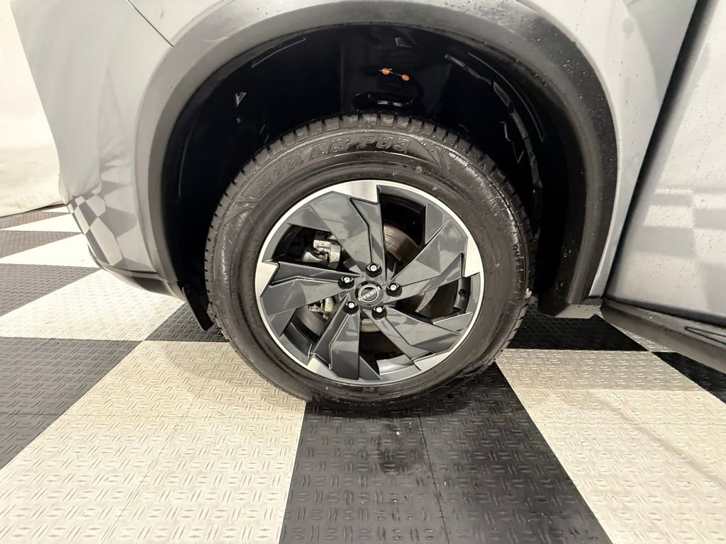 Used 2025 Nissan Rogue SV FWD image 10