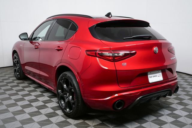 Used 2023 Alfa Romeo Stelvio Veloce image 28