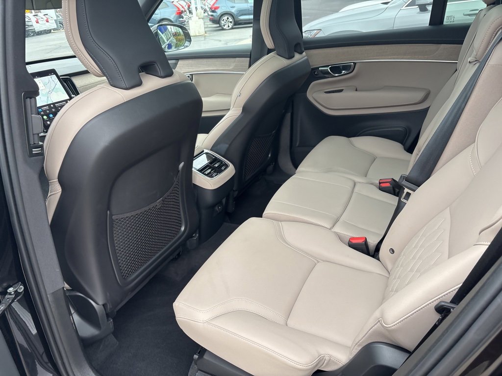 Certified 2025 Volvo XC90 B6 Plus image 37