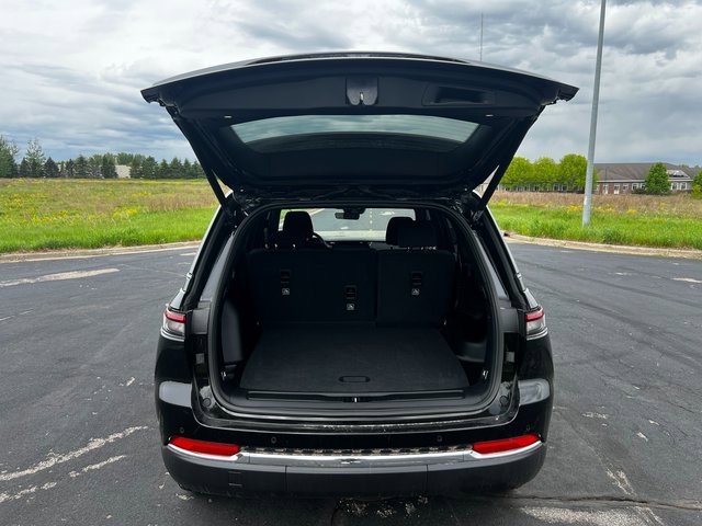 New 2025 Jeep Grand Cherokee Laredo X w/ Luxury Tech Group I image 5