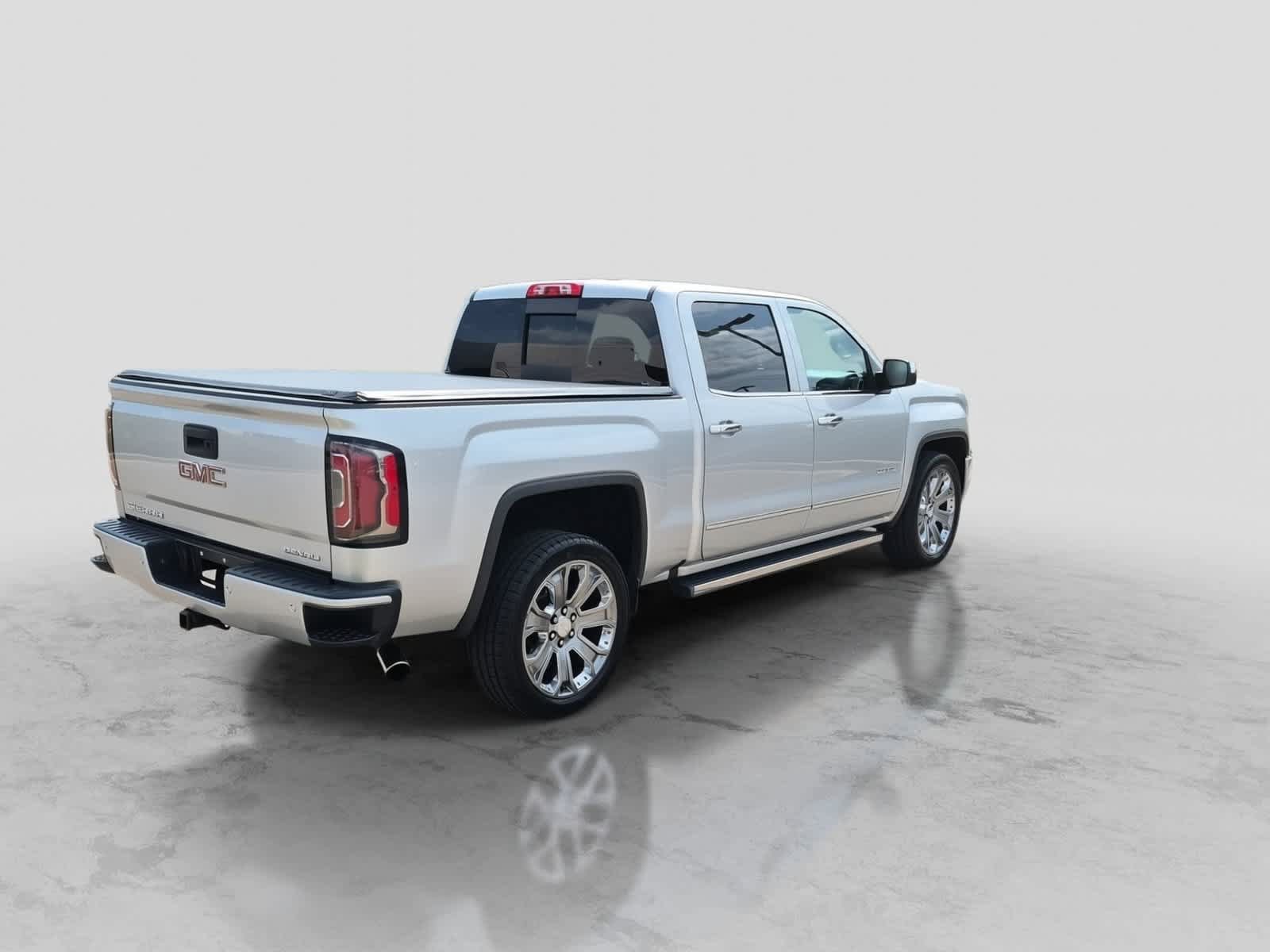 Used 2018 GMC Sierra 1500 Denali w/ Denali Ultimate Package AWD/4WD image 8