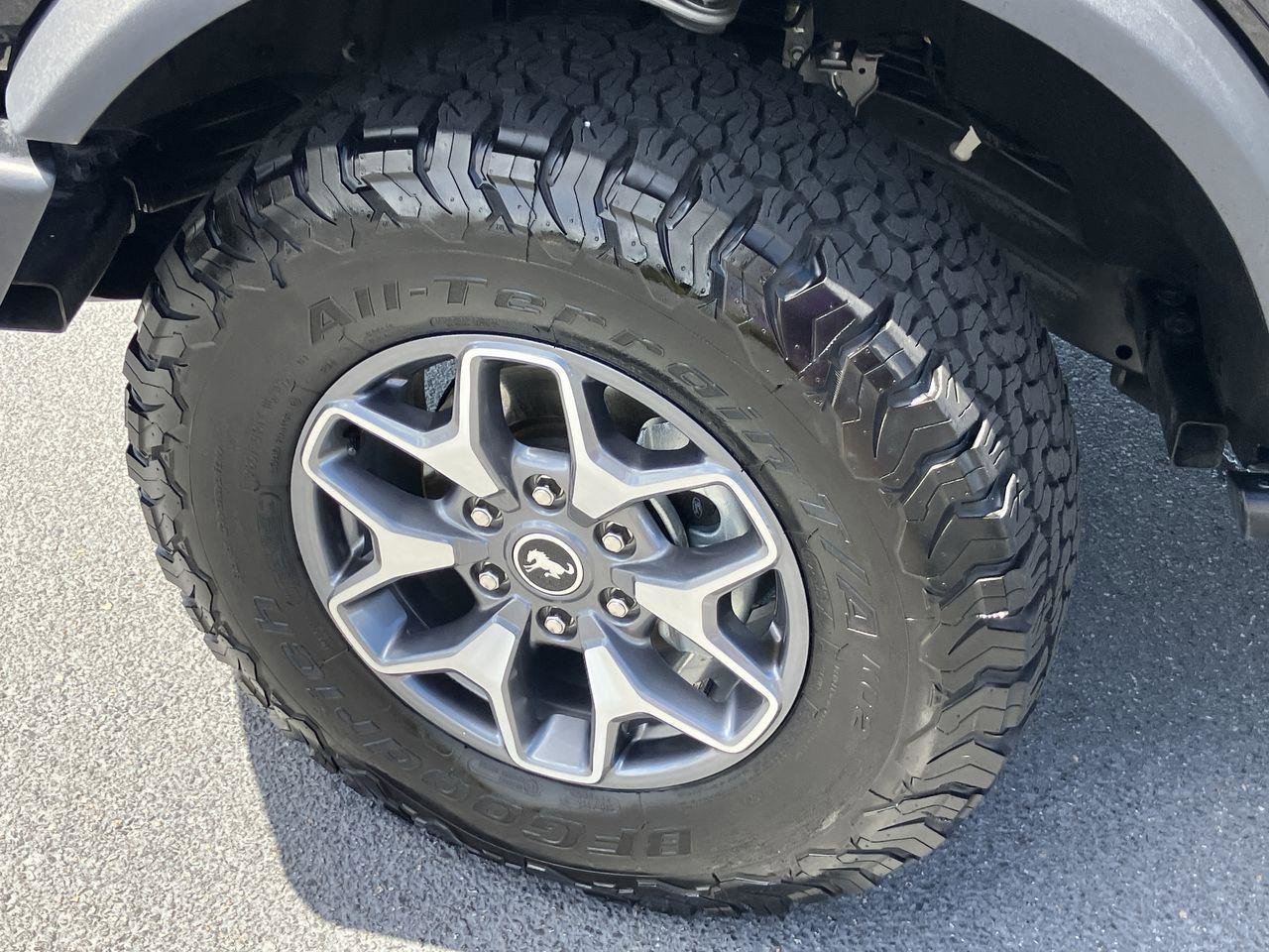 Used 2024 Ford Bronco Badlands image 9