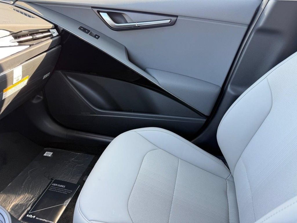 New 2026 Kia Niro EX w/ EX Premium Package FWD image 17
