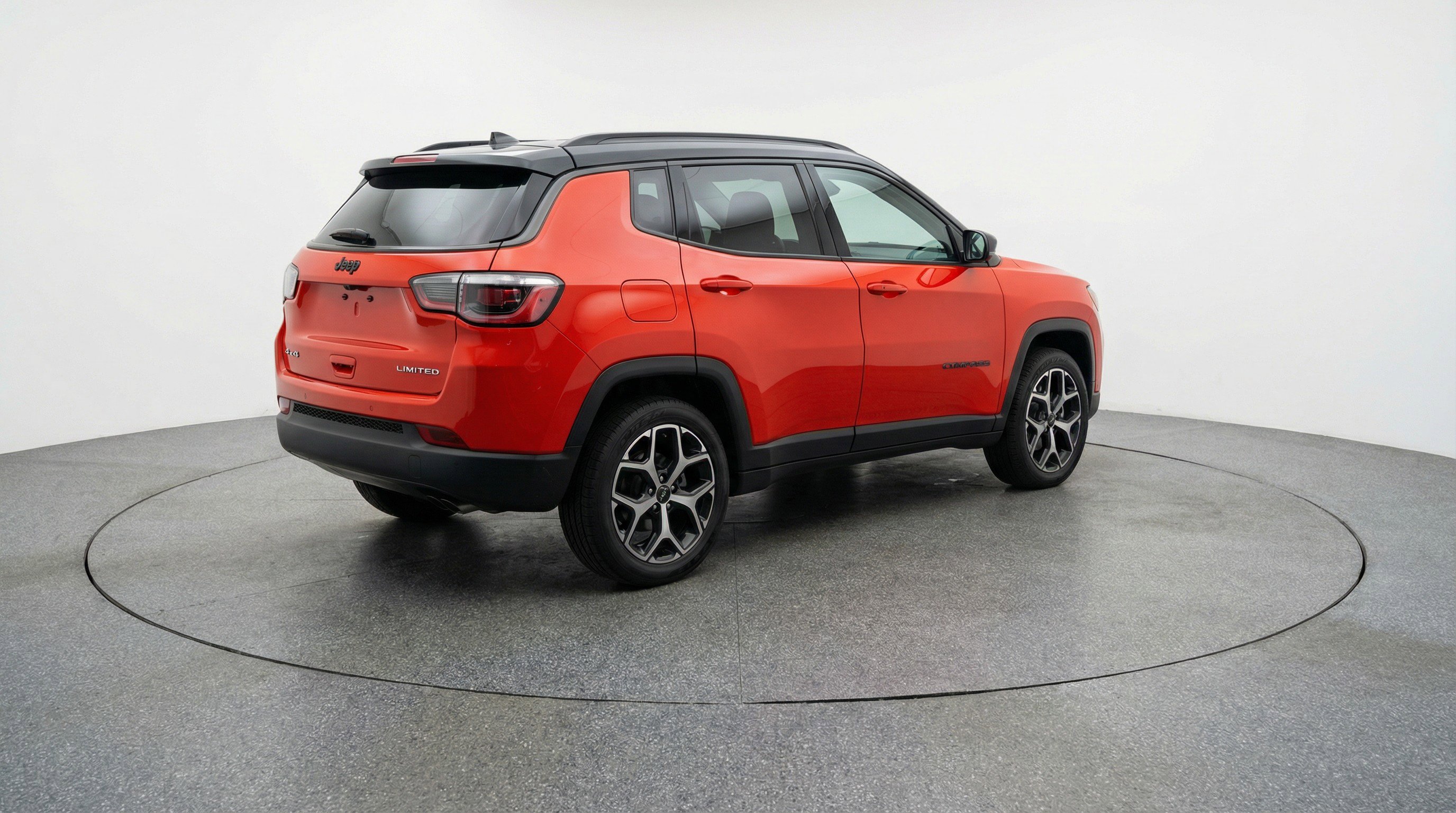 Used 2025 Jeep Compass Limited AWD/4WD image 9