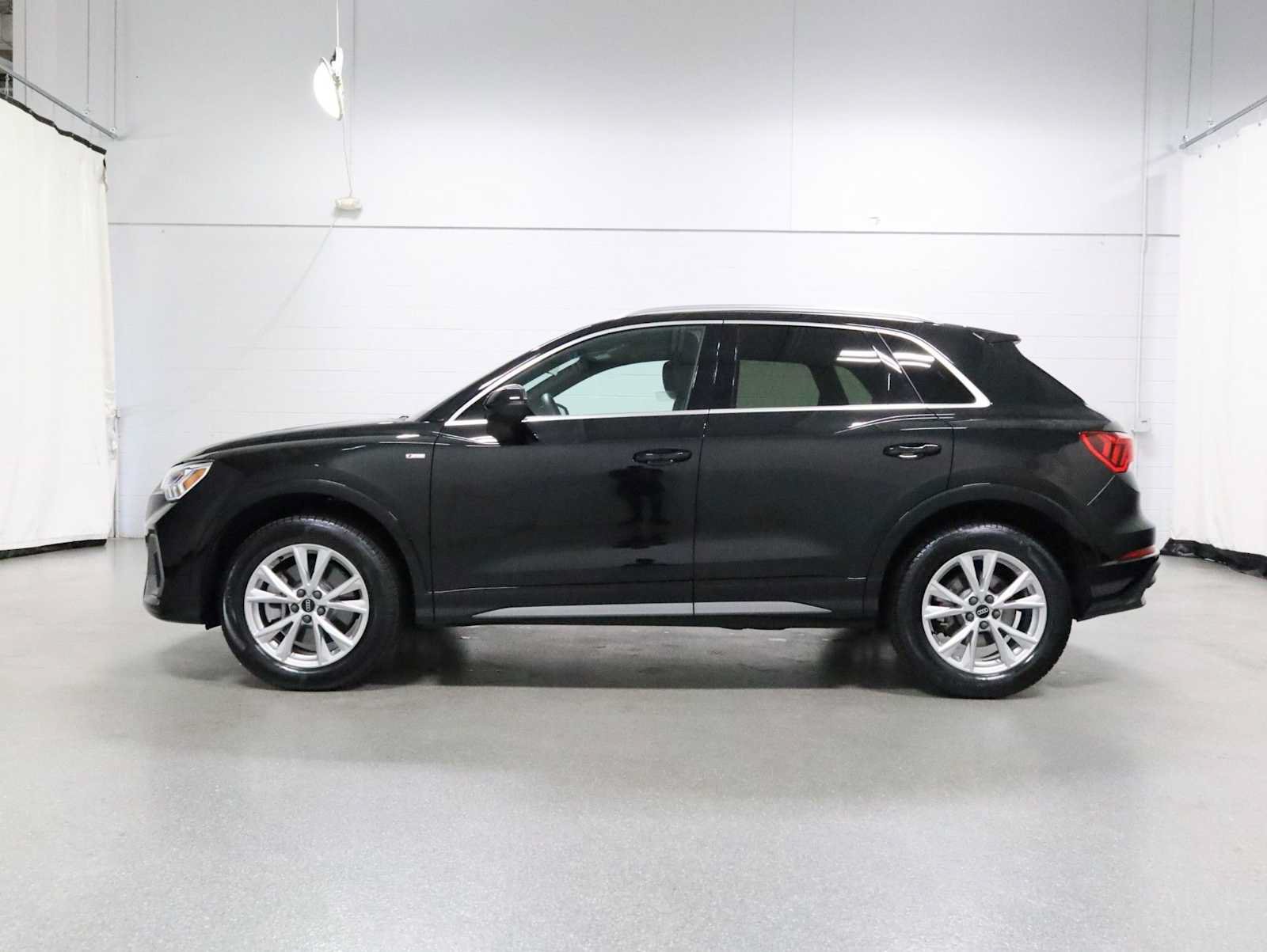 Certified 2025 Audi Q3 2.0T Premium w/ Convenience Package AWD/4WD video 2