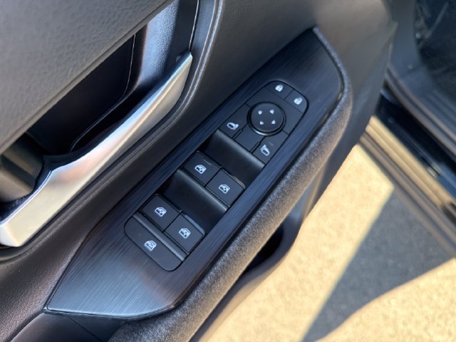 Certified 2025 Nissan Kicks SV w/ SV Premium Package AWD/4WD image 12