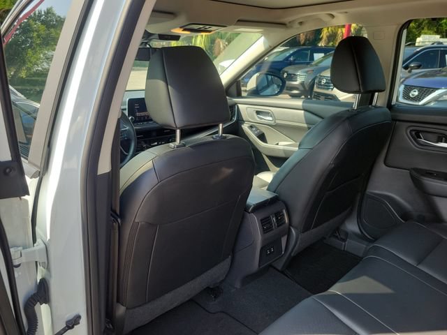 Certified 2024 Nissan Rogue SV w/ SV Premium Package FWD image 14
