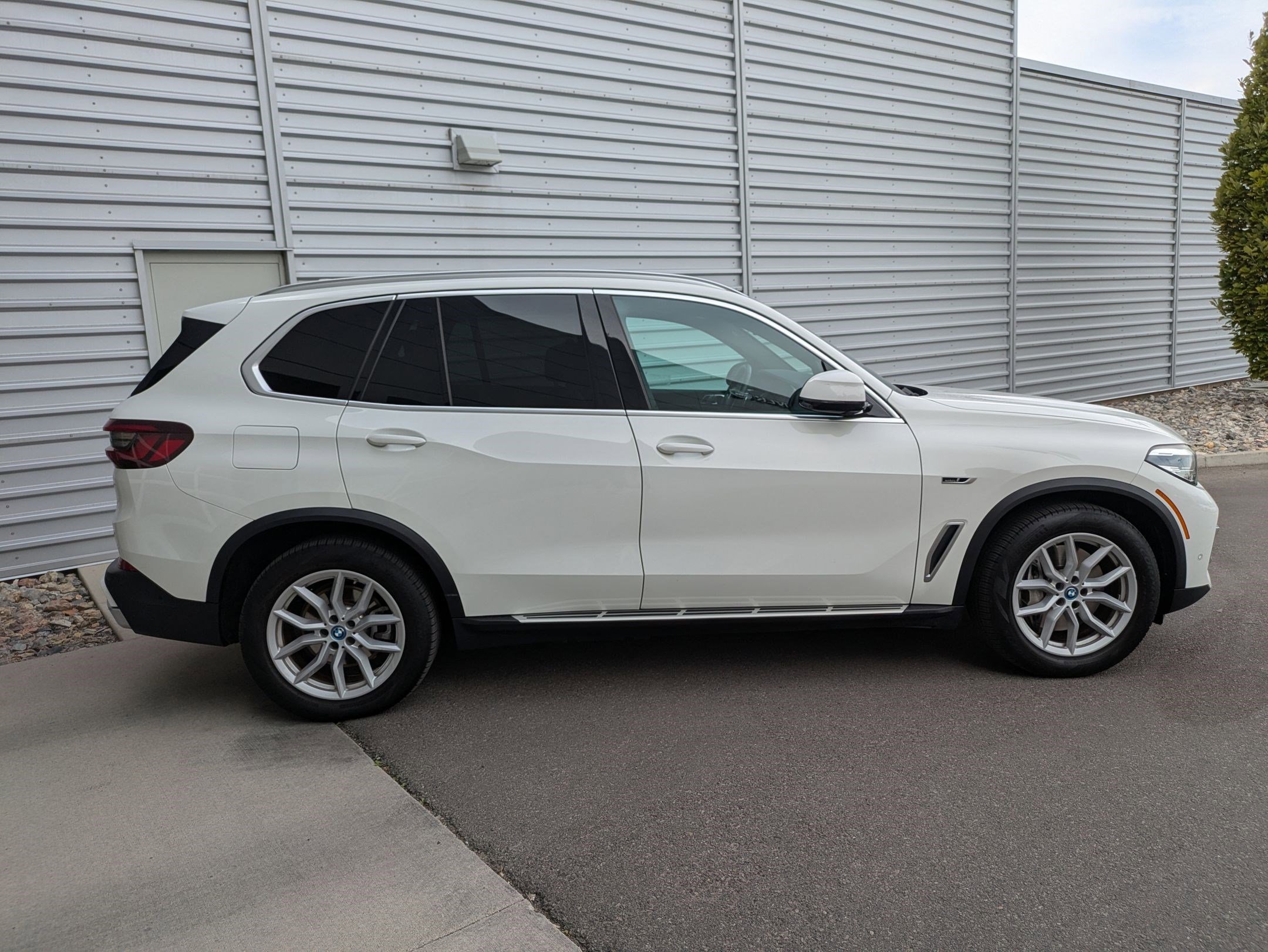 Used 2023 BMW X5 xDrive45e w/ Luxury Seating Package image 6