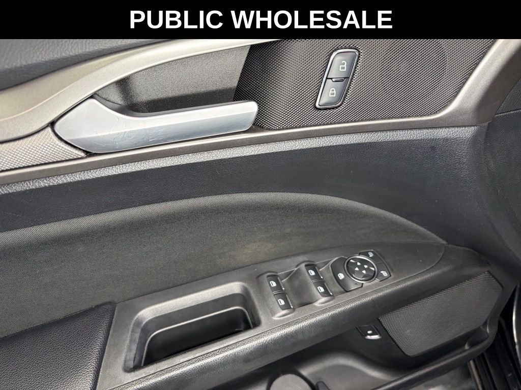 Used 2019 Ford Fusion SE FWD image 14