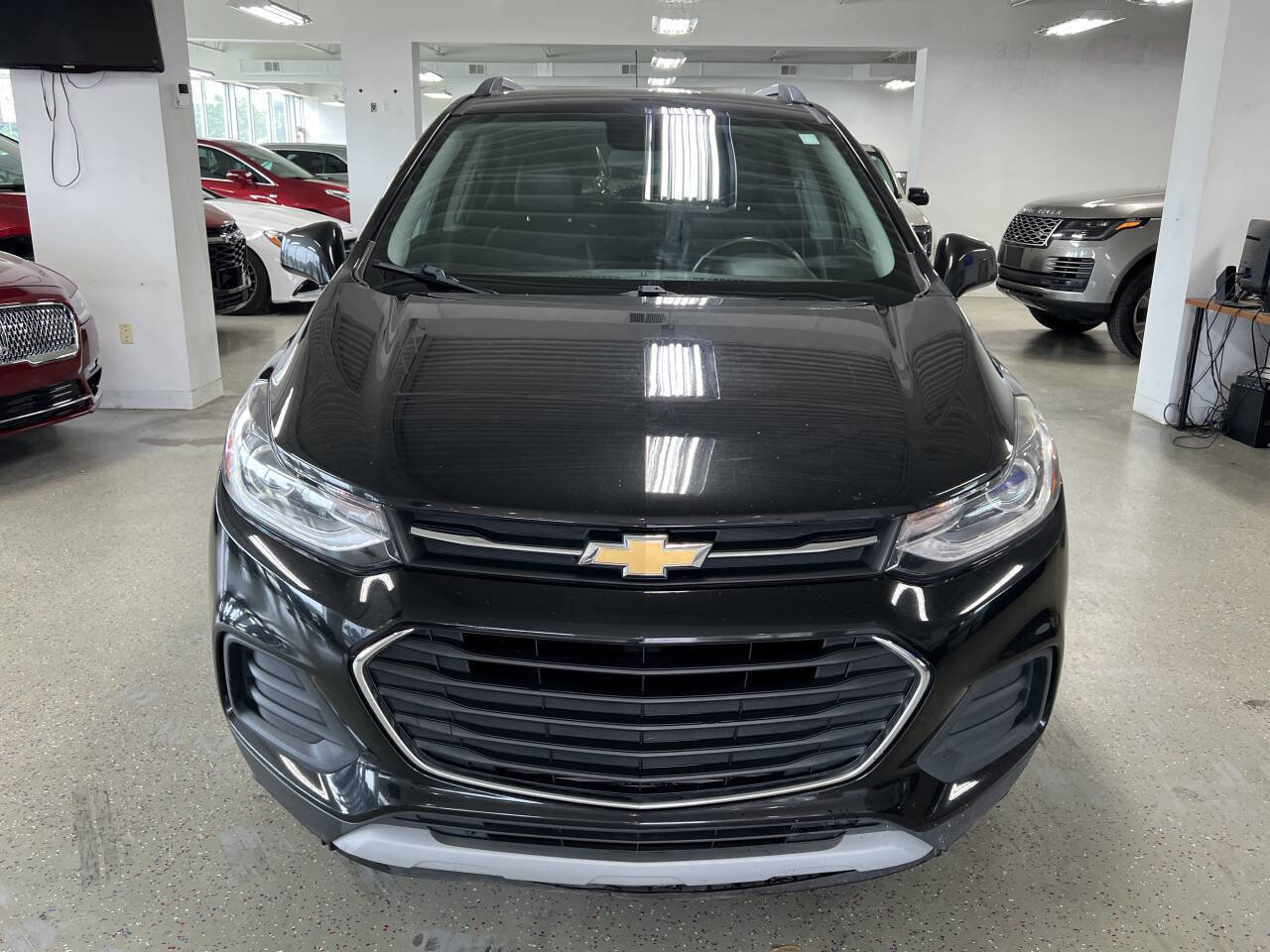 Used 2018 Chevrolet Trax LT w/ LT Convenience Package image 2