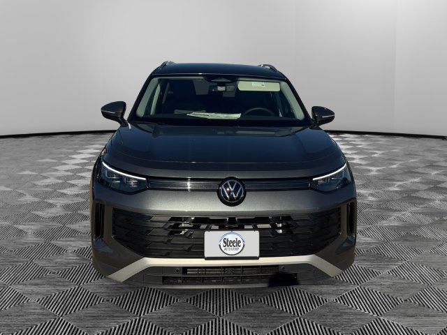 New 2026 Volkswagen Tiguan SE FWD image 8
