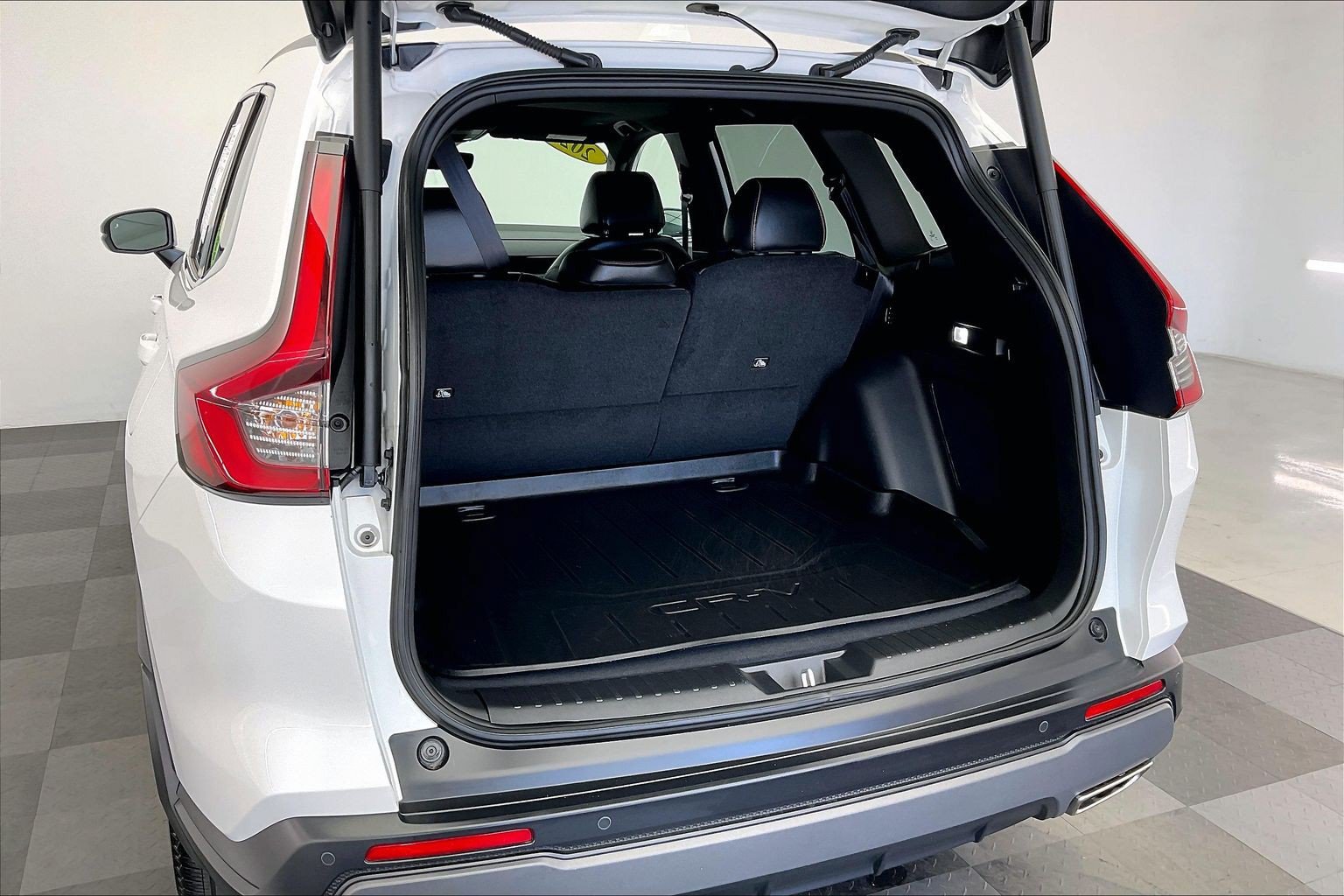 Used 2025 Honda CR-V Sport Touring image 28