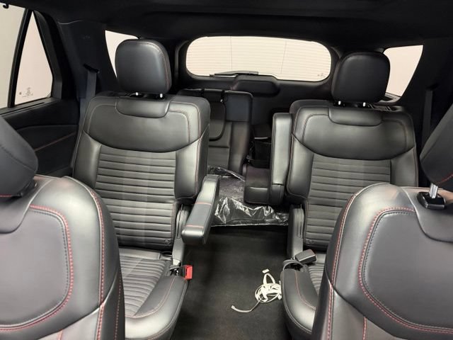 Used 2025 Ford Explorer ST-Line w/ Premium Package AWD/4WD image 21