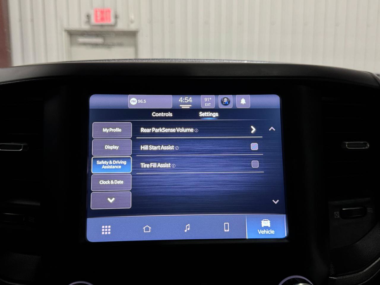 Used 2022 RAM 3500 Tradesman w/ Chrome Appearance Group AWD/4WD image 36