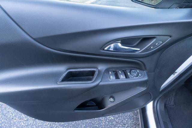 Used 2018 Chevrolet Equinox LT image 12