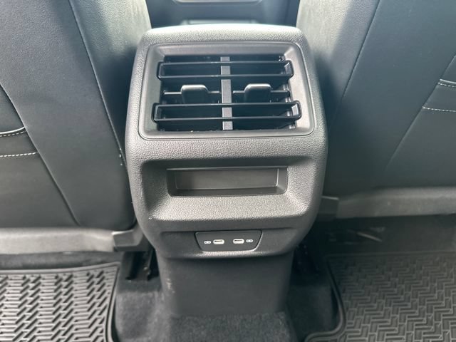 Certified 2025 Volkswagen Tiguan SE AWD/4WD image 32