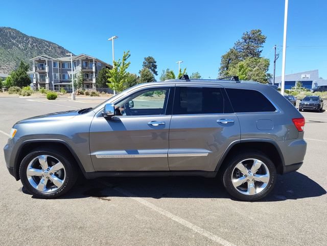 Used 2012 Jeep Grand Cherokee Overland Summit RWD image 6