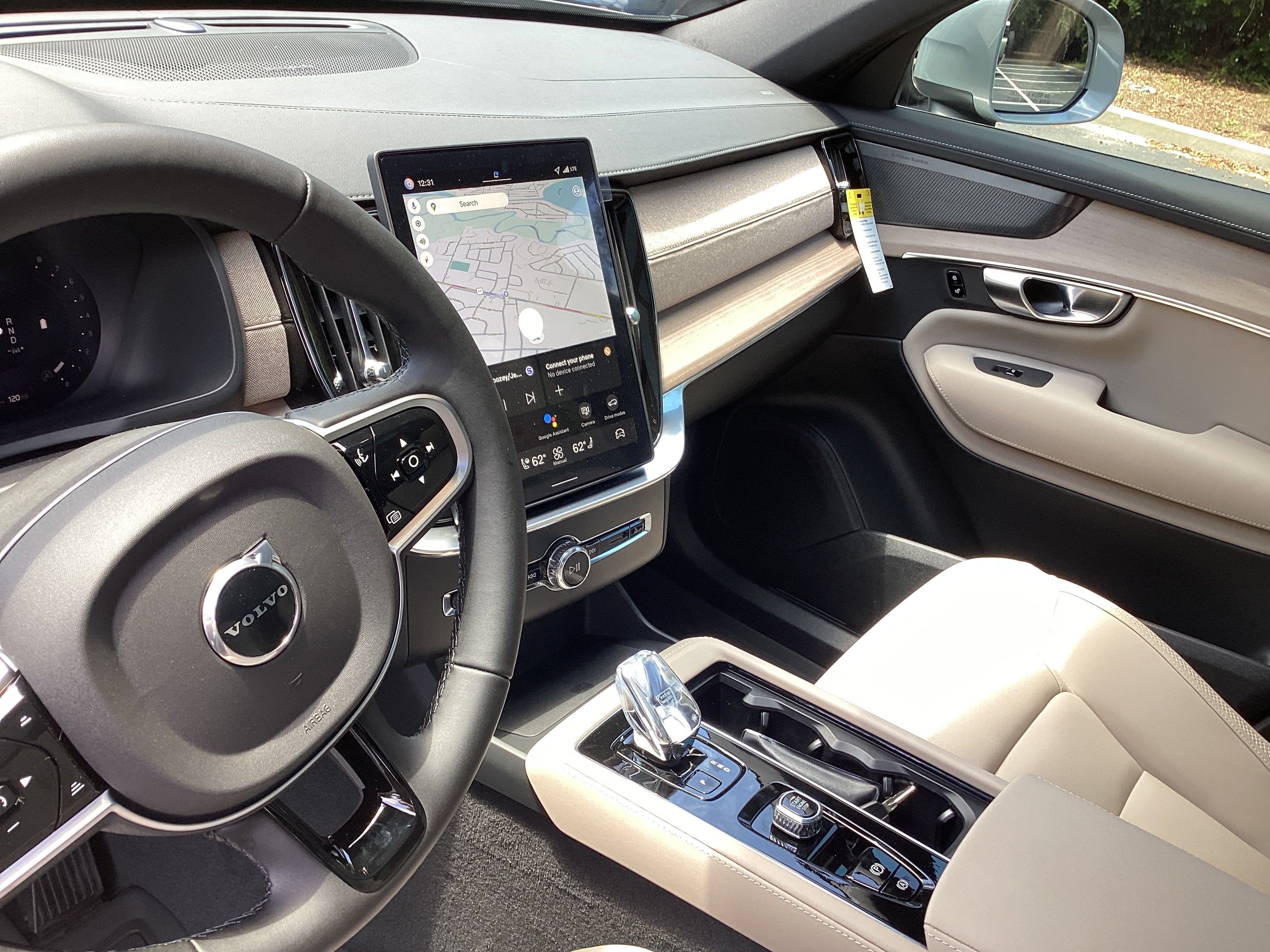 Certified 2026 Volvo XC90 B6 Plus w/ Protection Package Premier AWD/4WD image 17
