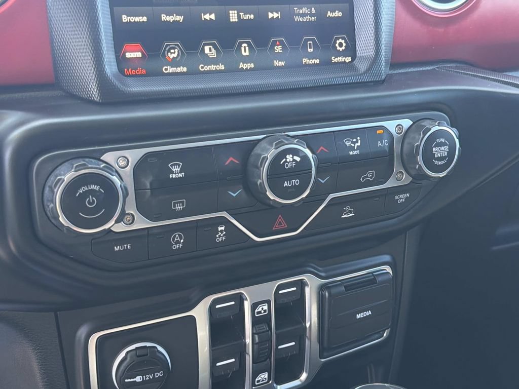 Used 2023 Jeep Wrangler Unlimited Rubicon AWD/4WD image 5