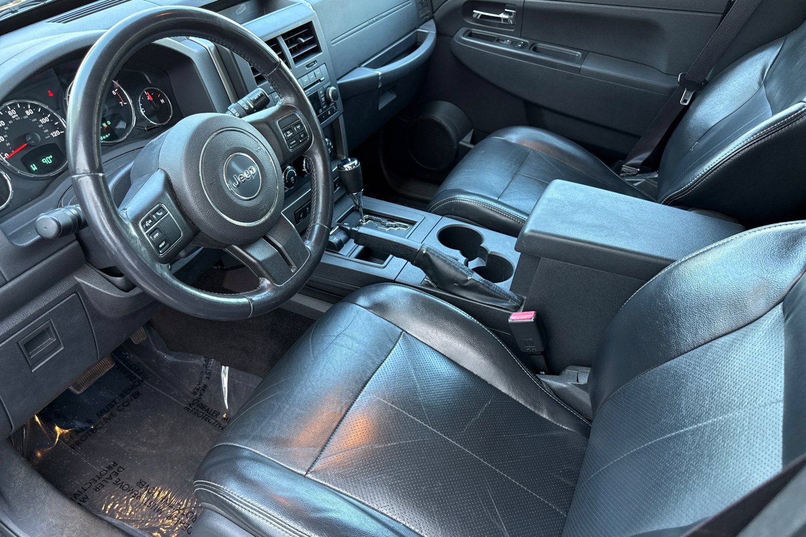 Used 2012 Jeep Liberty Sport AWD/4WD image 10