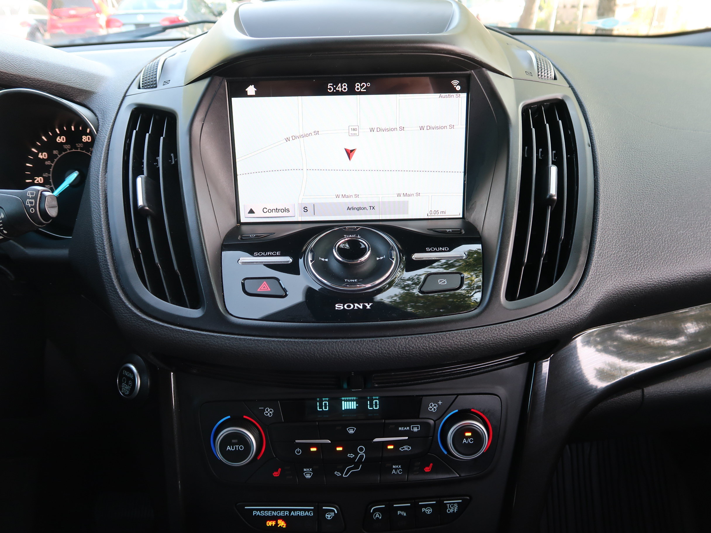 Used 2019 Ford Escape Titanium FWD image 16