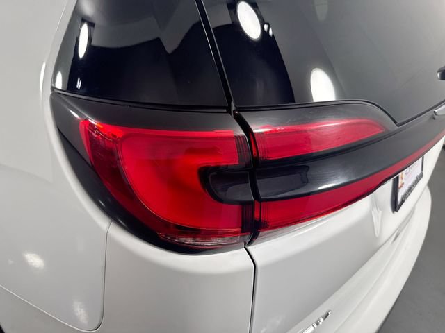 Used 2023 Chrysler Pacifica Touring-L FWD image 30