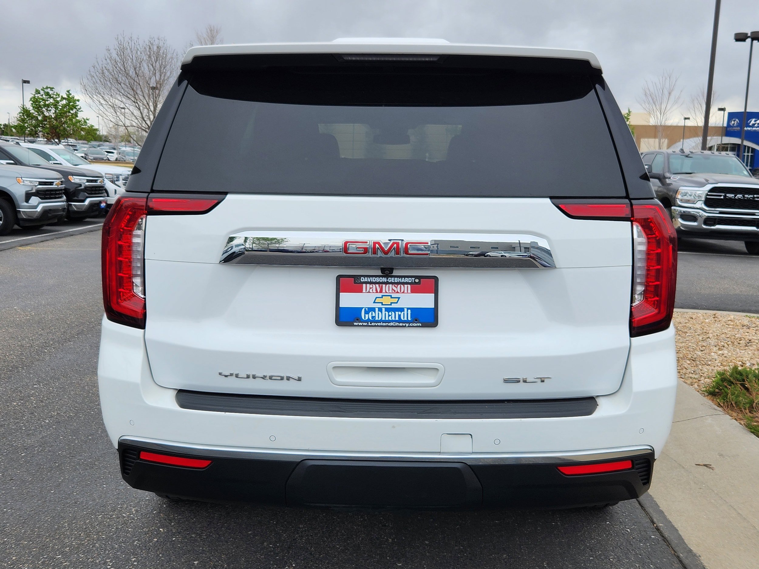 Used 2024 GMC Yukon SLT AWD/4WD image 18