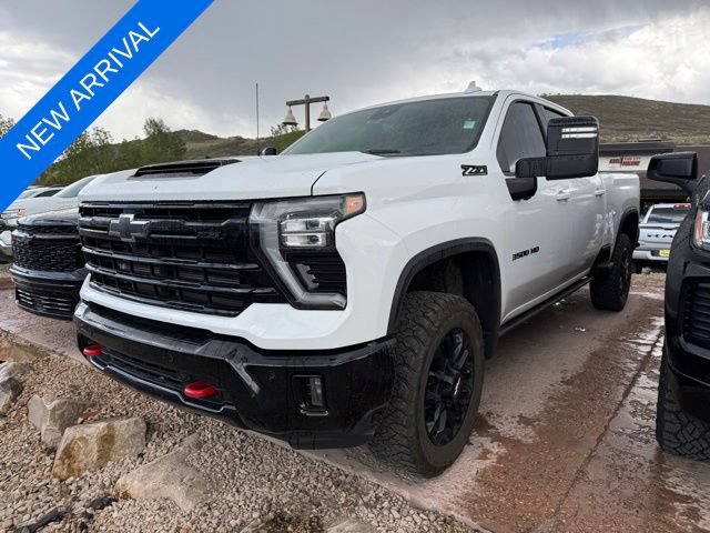 Used 2025 Chevrolet Silverado 3500 LTZ w/ LTZ Plus Package AWD/4WD image 2
