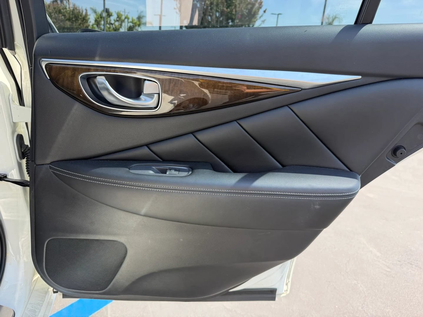 Used 2019 INFINITI Q50 Luxe w/ Essential Package (3.0T Luxe) RWD image 16