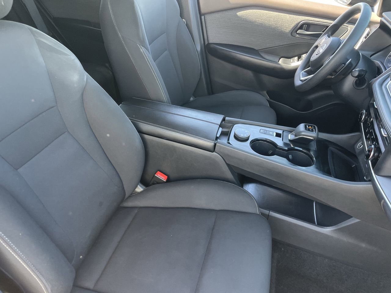 Used 2023 Nissan Rogue S image 10