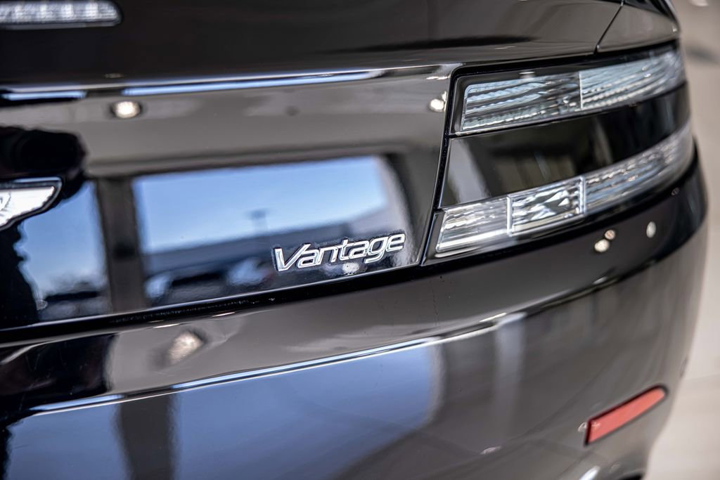 Used 2010 Aston Martin V8 Vantage Roadster RWD image 15