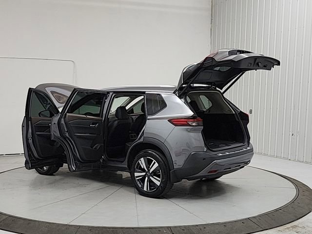 Used 2023 Nissan Rogue SL w/ SL Premium Package image 13