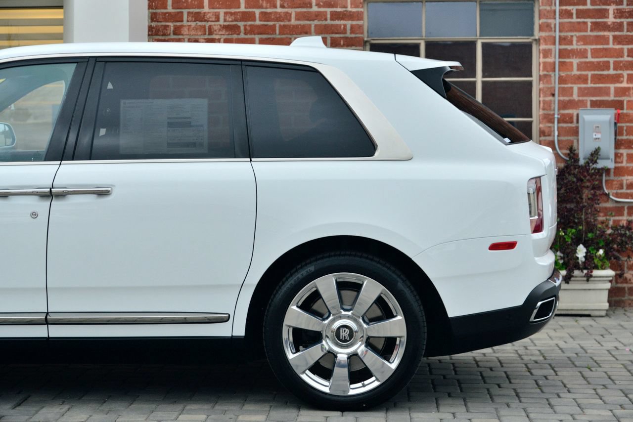 Certified 2023 Rolls-Royce Cullinan w/ Technology Package AWD/4WD image 30