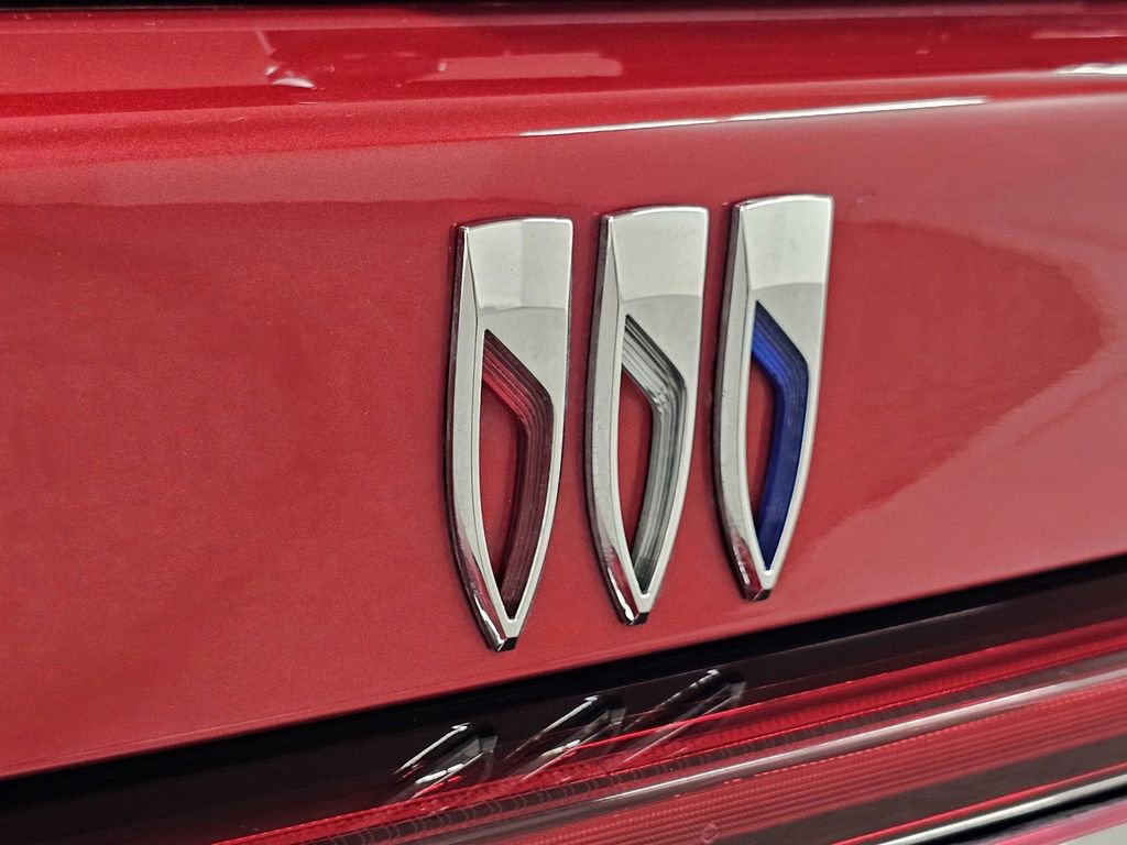 Used 2025 Buick Enclave Preferred w/ Power Package AWD/4WD image 30