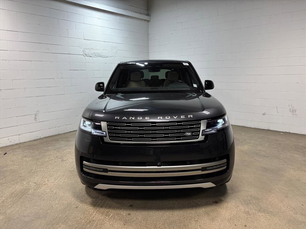 Used 2023 Land Rover Range Rover SE image 3