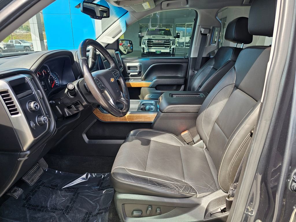 Used 2018 Chevrolet Silverado 1500 LTZ w/ LTZ Plus Package AWD/4WD image 22