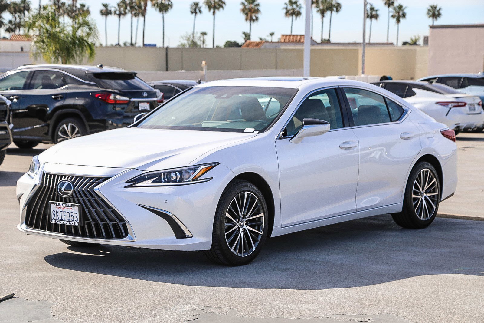 Used 2024 Lexus ES 350 w/ Premium Package image 3