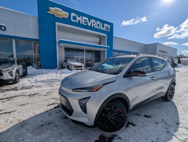 Used 2023 Chevrolet Bolt EUV LT w/ Comfort Package image 28