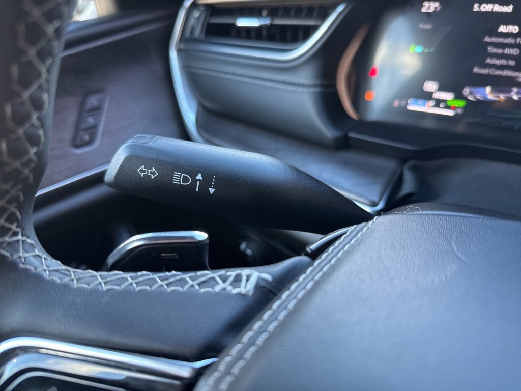 Used 2023 Jeep Grand Cherokee Overland image 20