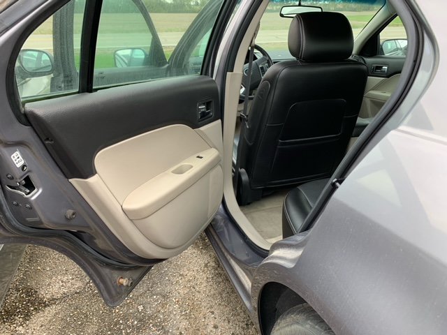 Used 2007 Mercury Milan Premier FWD image 8