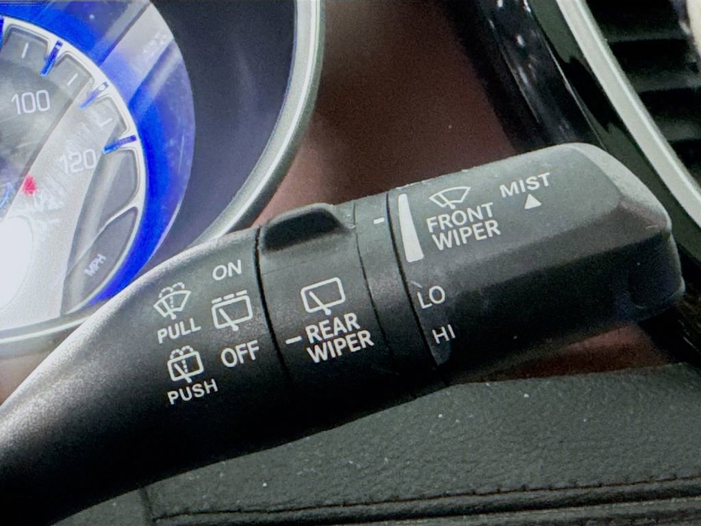 Used 2019 Chrysler Pacifica Limited w/ Tire & Wheel Group image 13