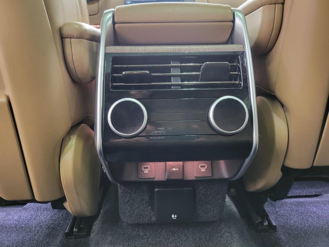 Used 2024 Land Rover Range Rover SE image 19